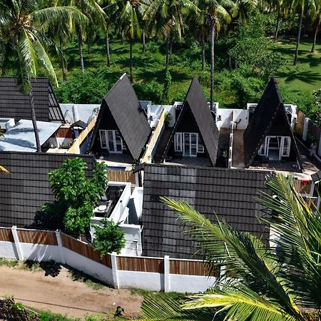 Sanctum Dive Bungalows With Private Pool Gili Trawangan Esterno foto