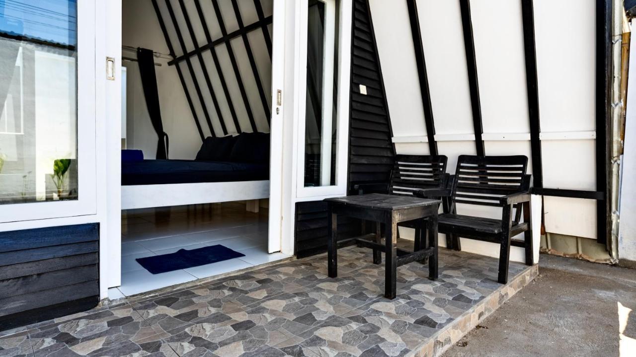 Sanctum Dive Bungalows With Private Pool Gili Trawangan Esterno foto