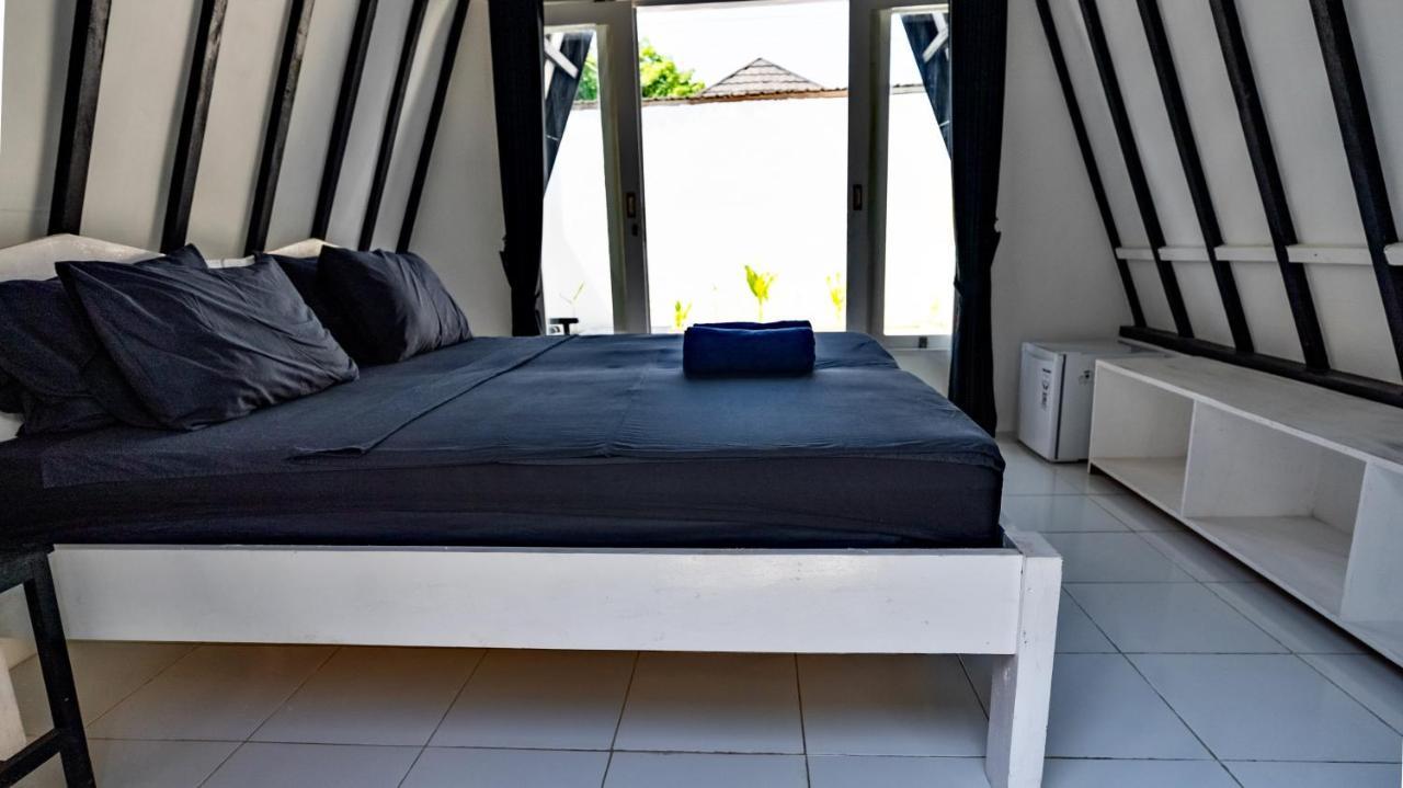 Sanctum Dive Bungalows With Private Pool Gili Trawangan Esterno foto