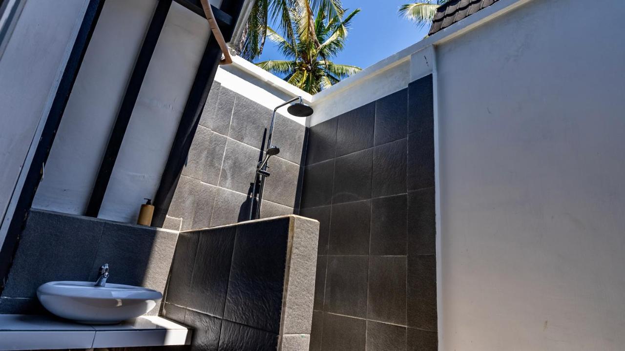 Sanctum Dive Bungalows With Private Pool Gili Trawangan Esterno foto